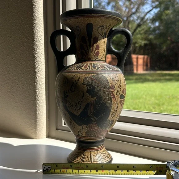 Black/tan hand made Greek ceramic vase. - Picture 2 of 11